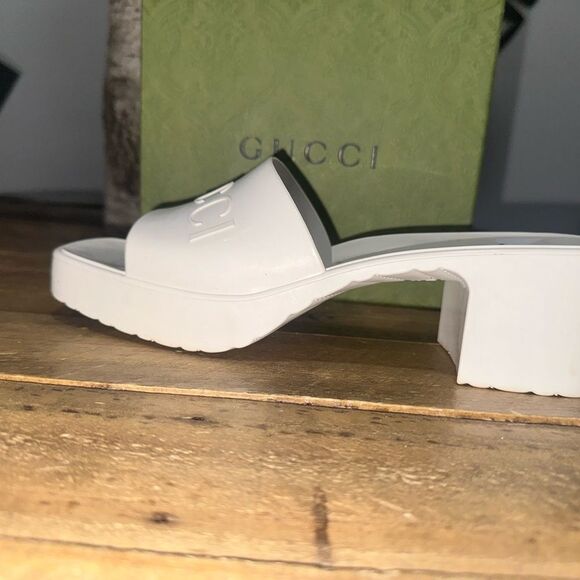 Gucci Rubber Sandals - Picture 3 of 9